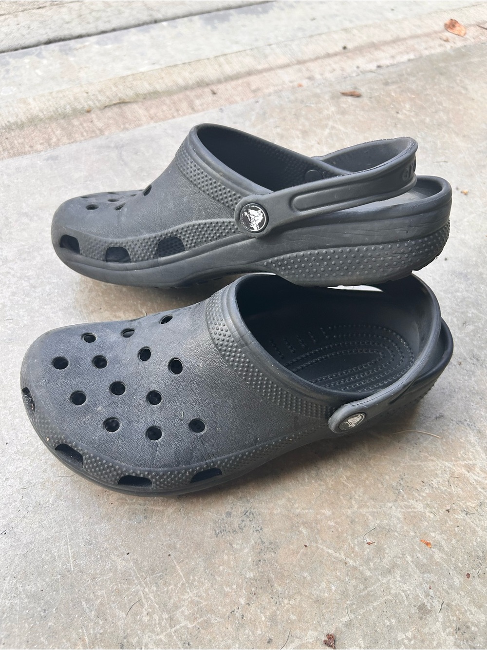 CROCS Black Classic Kids Clog with Heel Strap
